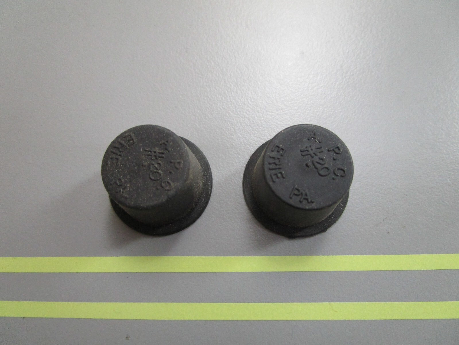 *NEW OEM* (LOT OF 2) 0810 OMC Johnson Evinrude Plug 318173 0318173