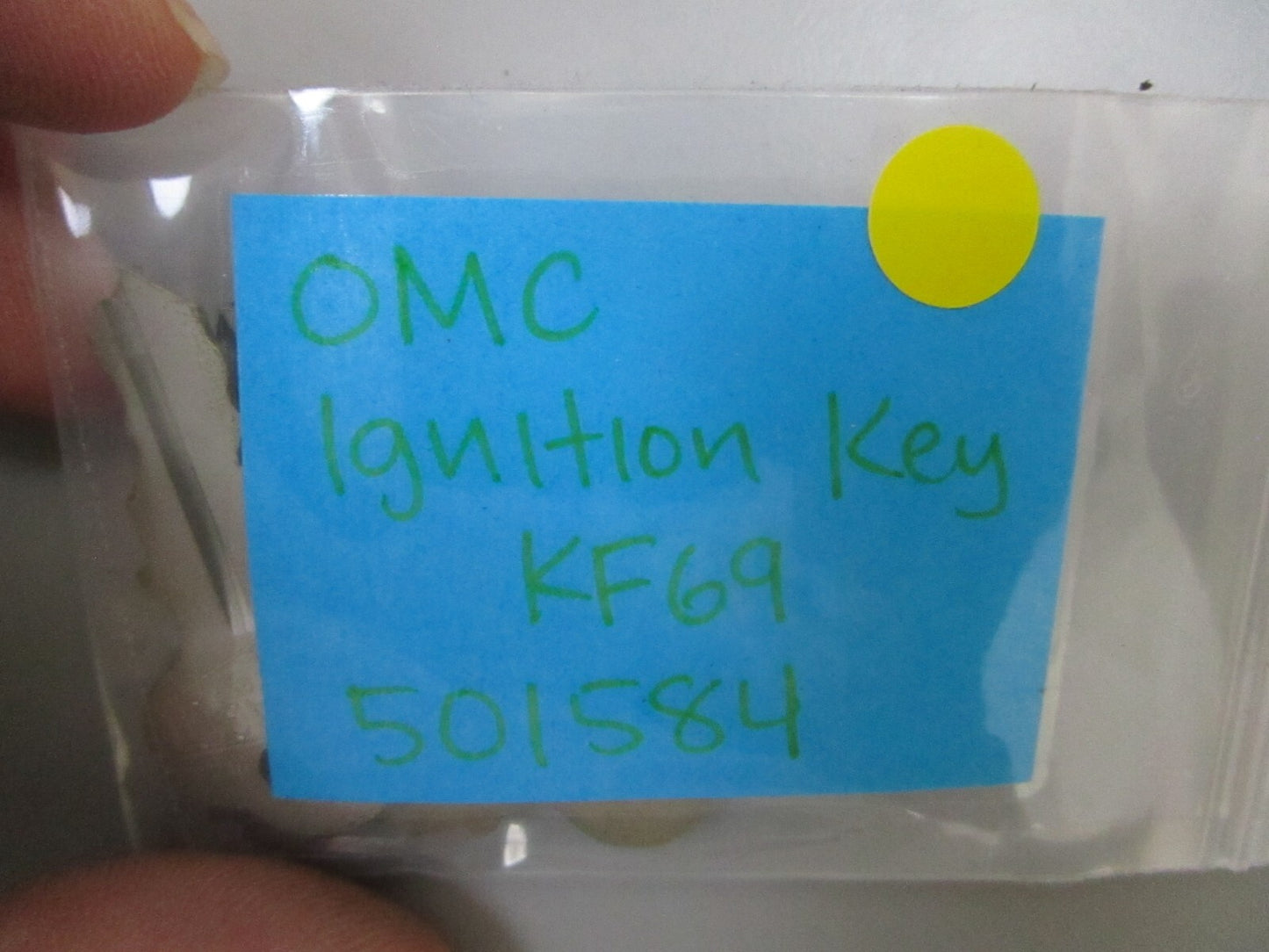 *NEW OEM* 0810 OMC Johnson Evinrude Ignition Key KF69 501584 0501584