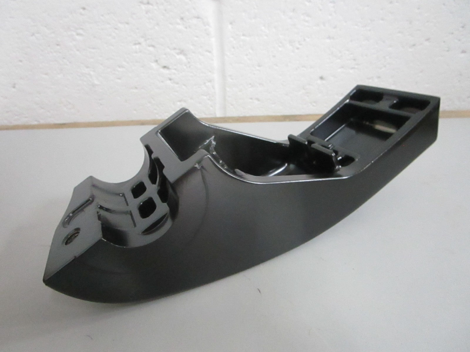 *NEW OEM* 0820 OMC Johnson Evinrude Lower Mount Bracket 351317 0351317