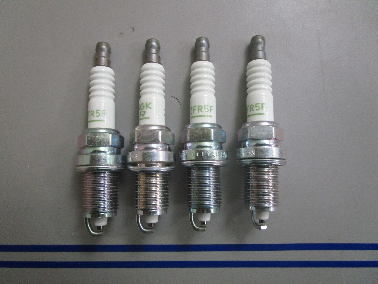 *NEW OEM* (LOT OF 4) 0770 Honda Spark Plug 98079-5587G