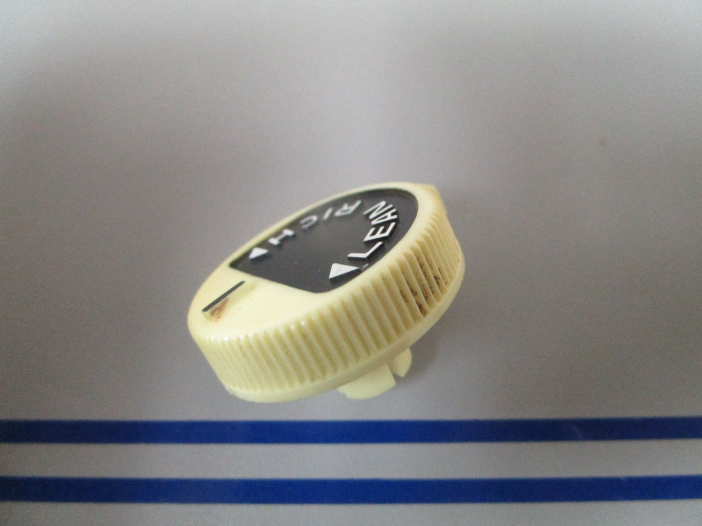 NEW OEM 205883 0205883 OMC Johnson Evinrude Adjustment Knob 0720