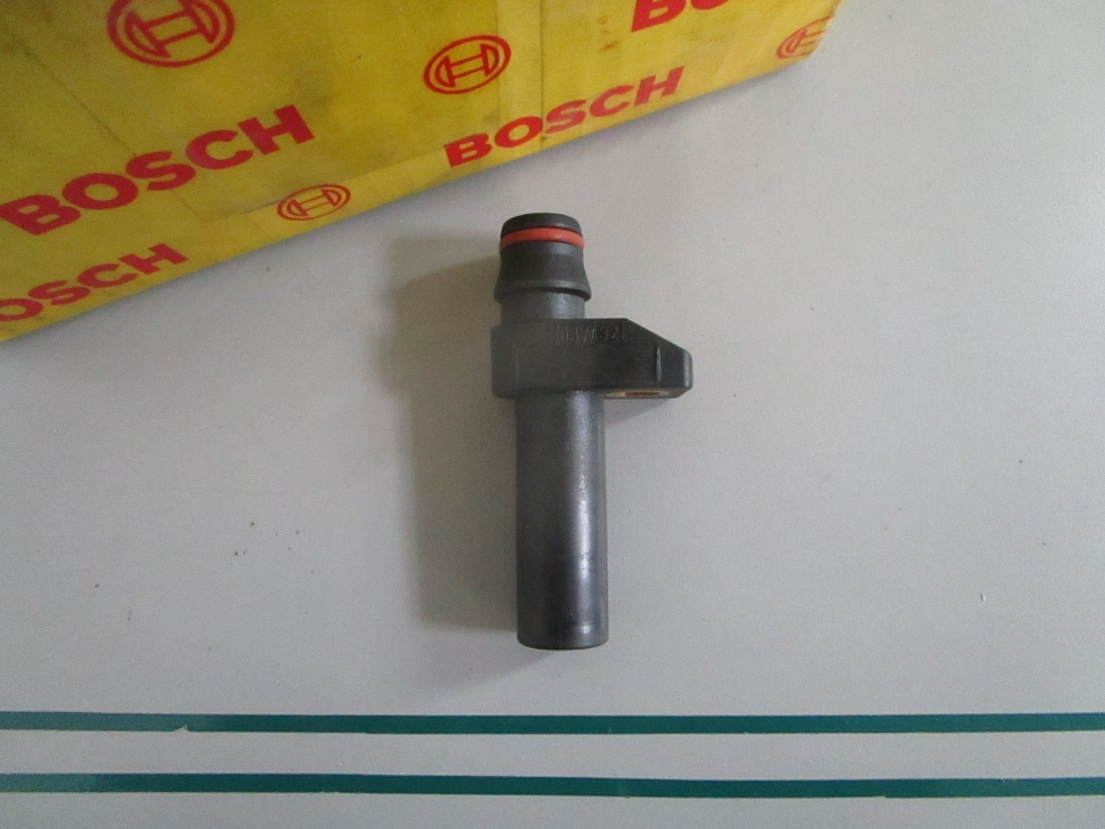 NEW OEM 0031537428 0281002123 Mercedes-Benz Bosch Crankshaft Sensor 0820