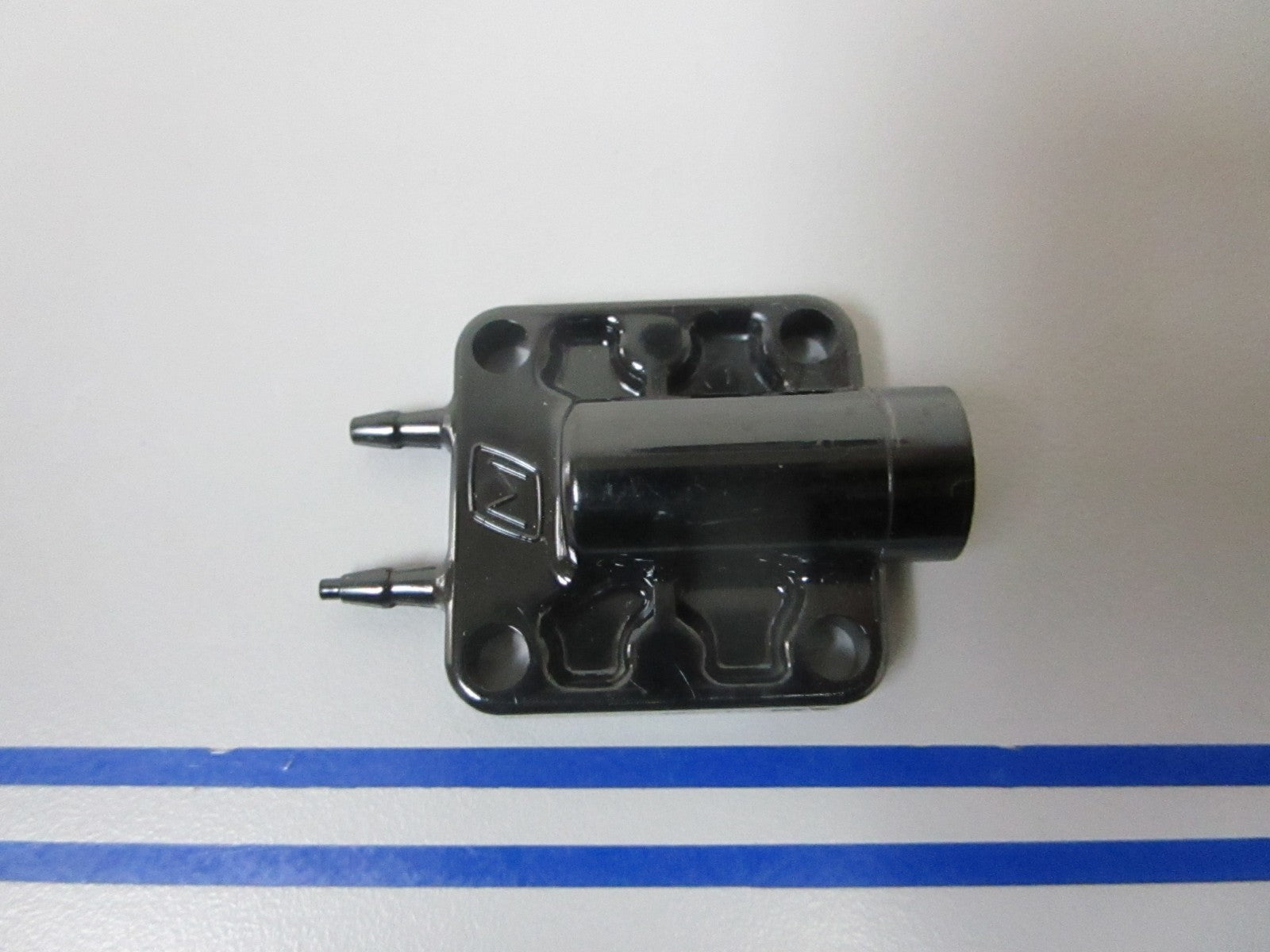 NEW OEM 338656 0338656 OMC Johnson Evinrude Primer Valve Cover 0720