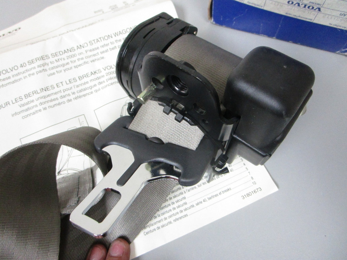 NEW OEM 30631112 Volvo Penta 2000- 2004 S40 Rear Center Seat Belt 0720