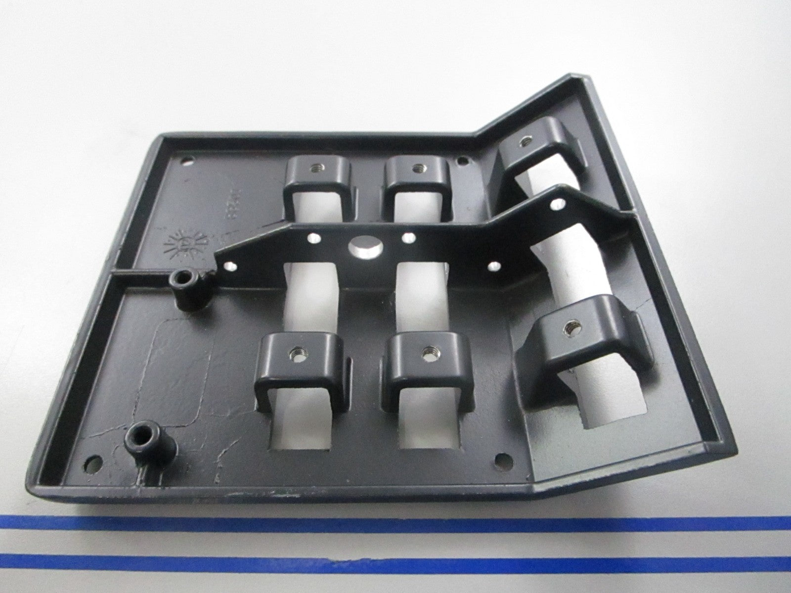 *NEW OEM* 0810 Crown Cover Plate 88501