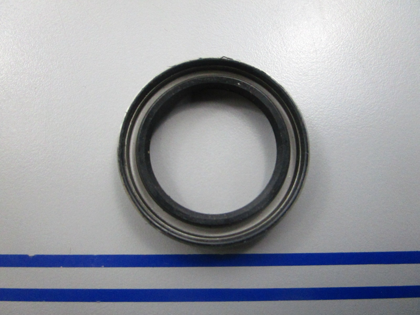 NEW OEM 330137 0330137 OMC Johnson Evinrude Prop Shaft Seal 0810