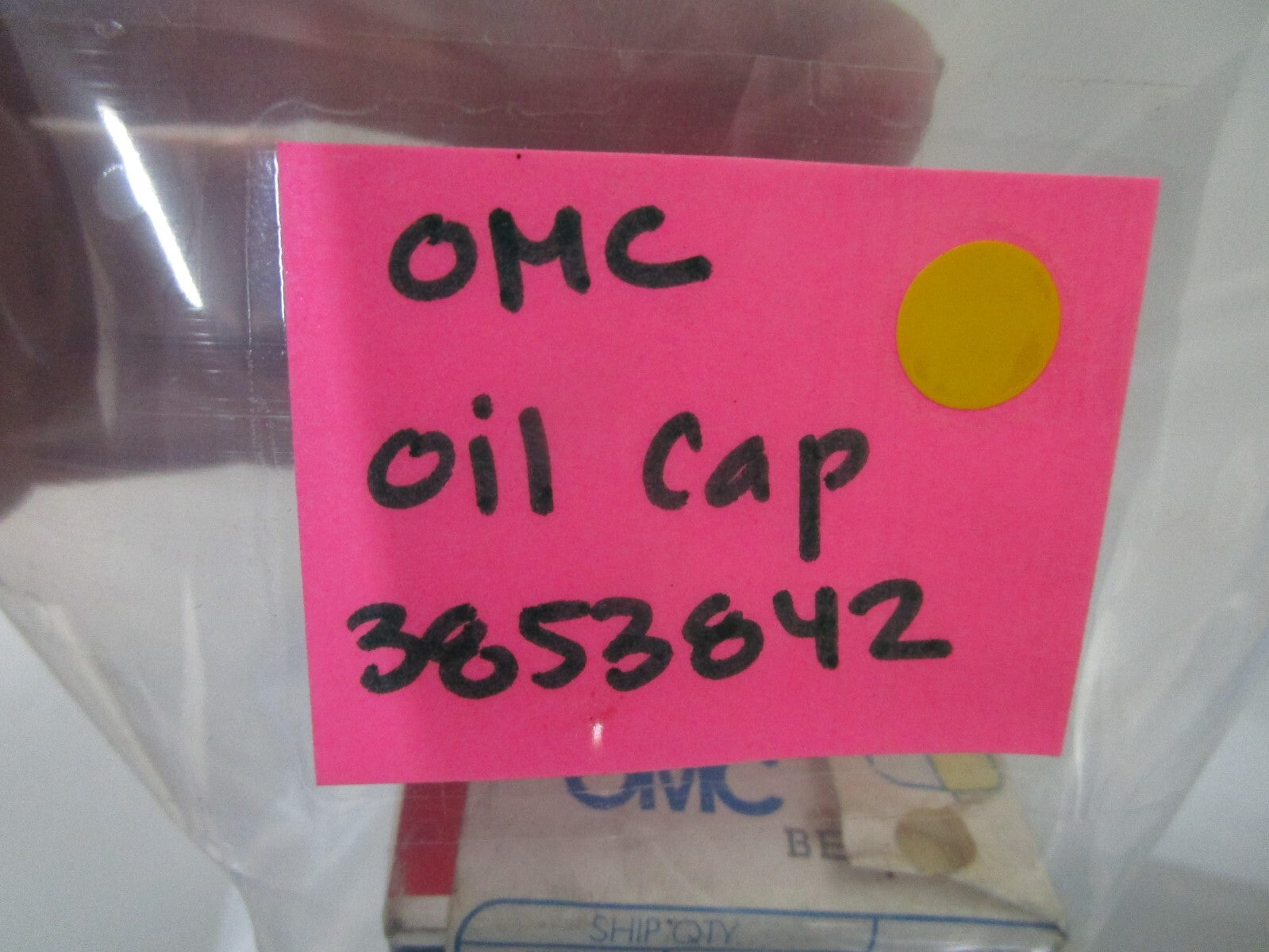 *NEW OEM* 0810 OMC Johnson Evinrude Oil Cap 3853842