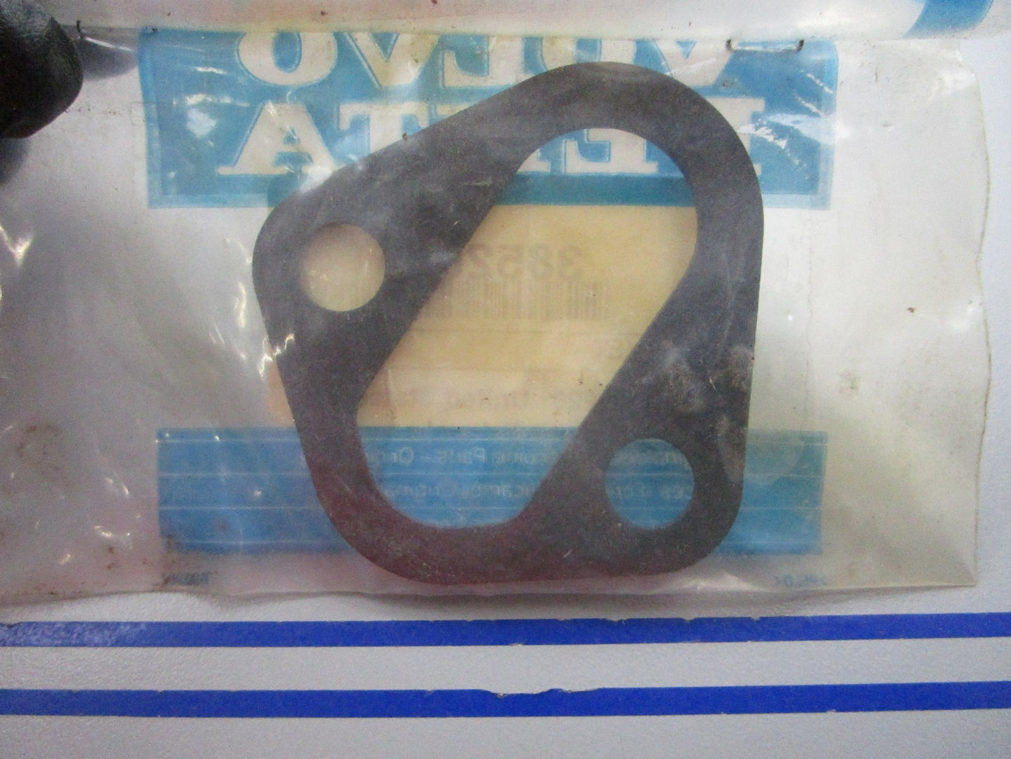 NEW OEM 3852095 Volvo Penta Gasket 0810
