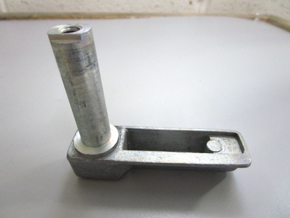 *NEW OEM* 0750 OMC Johnson Evinrude LATCH HANDLE 322537 0322537