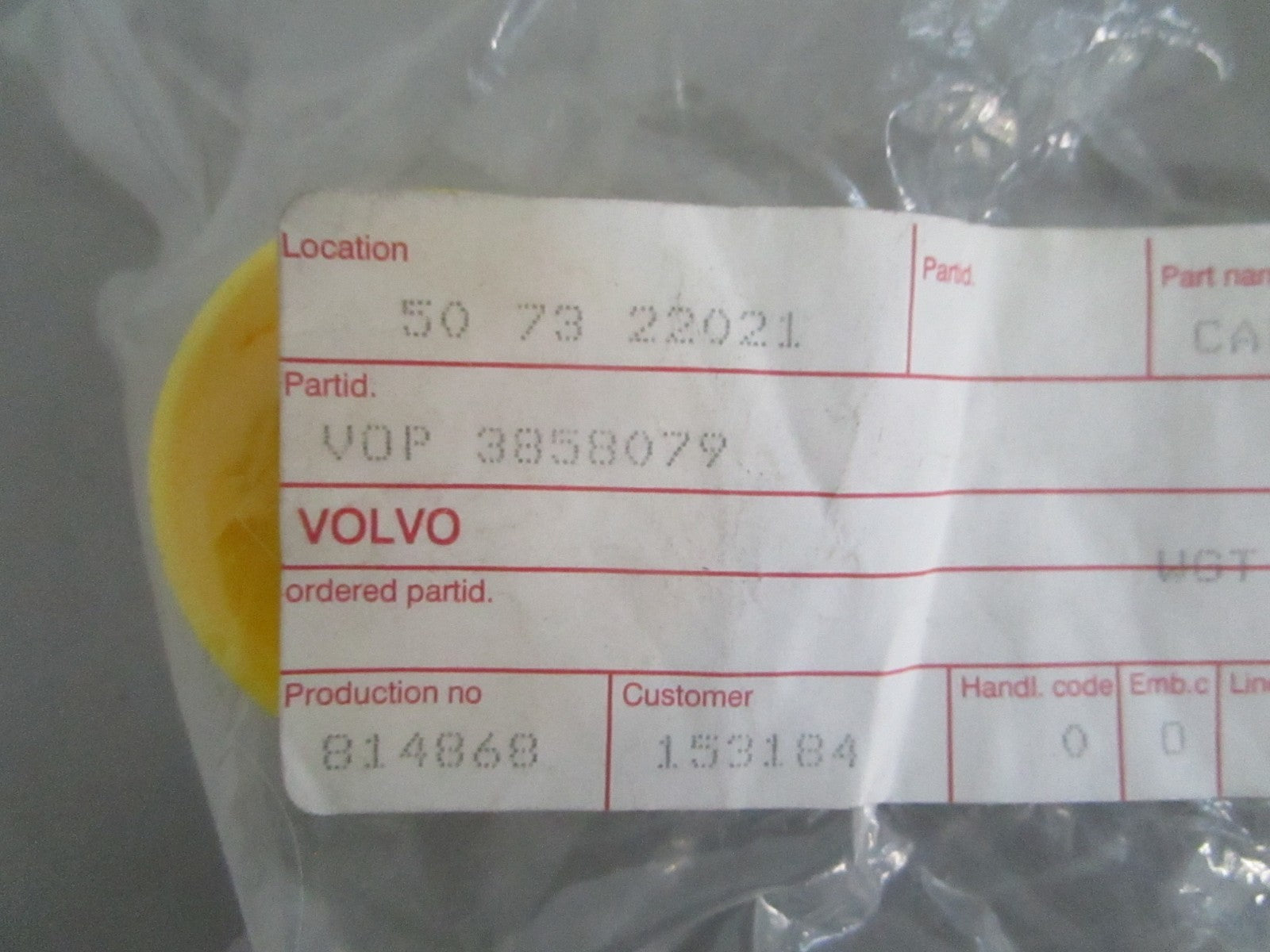 *NEW OEM* 0820 Volvo Penta Cap 3858079