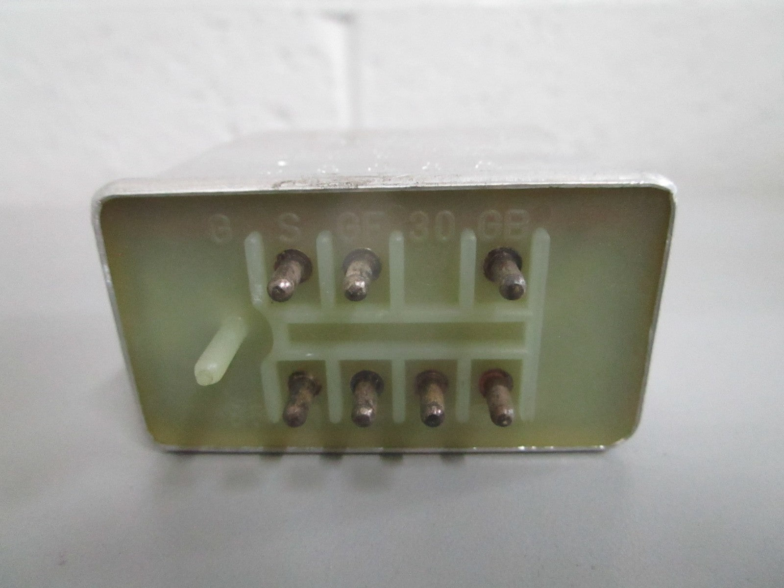 NEW OEM 0015451232 Mercedes-Benz Seat Belt Warning Relay 0820
