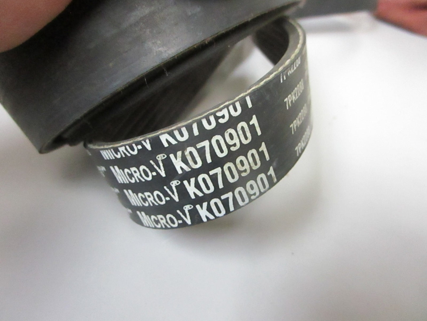 NEW K070901 Gates Micro-V Serpentine Belt 0720
