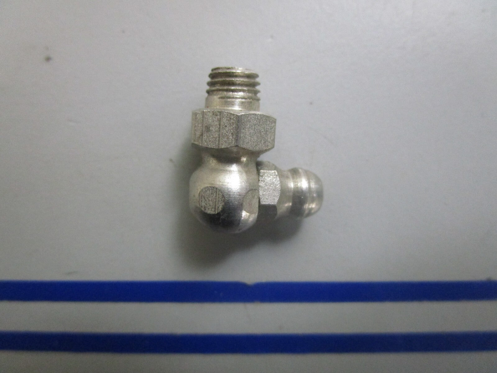 *NEW OEM* 0810 OMC Johnson Evinrude 90 Degree Fitting 908768 0908768