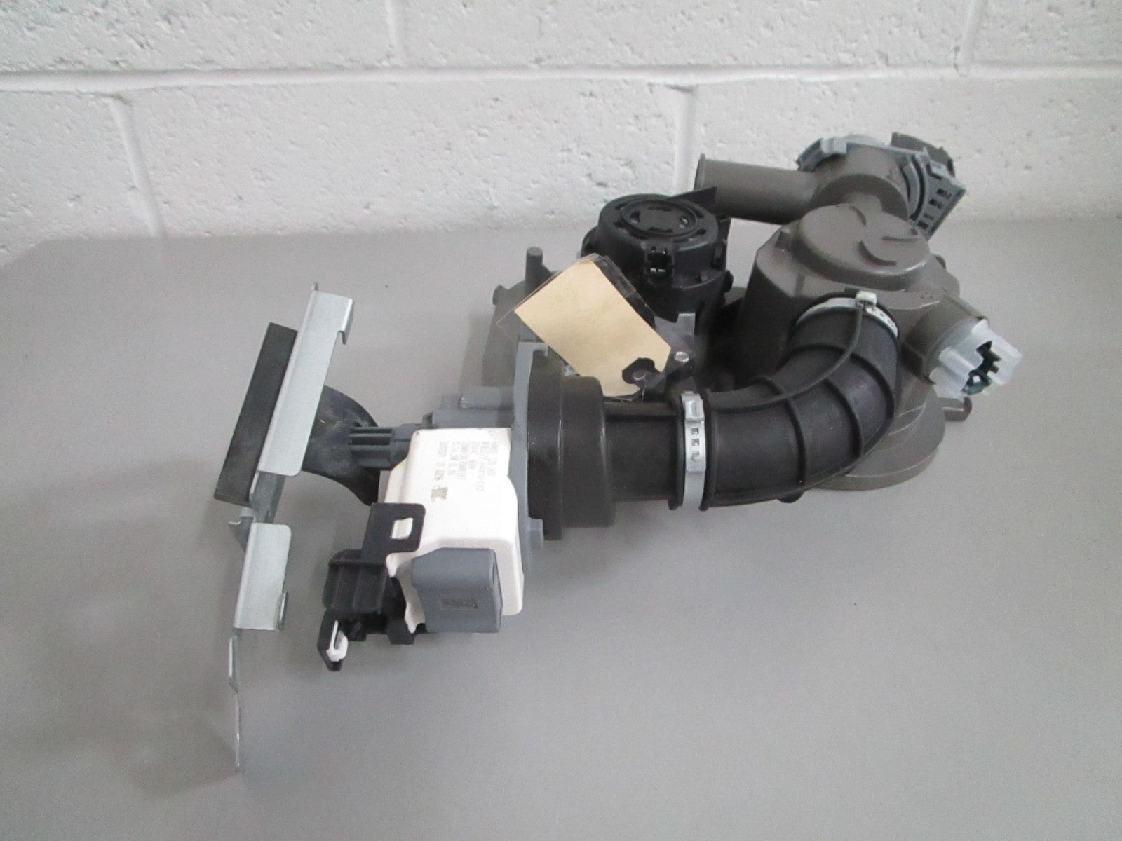 Whirlpool W11460945 NEW OEM Dishwasher Sump Motor Assy KitchenAid WDT750 0820