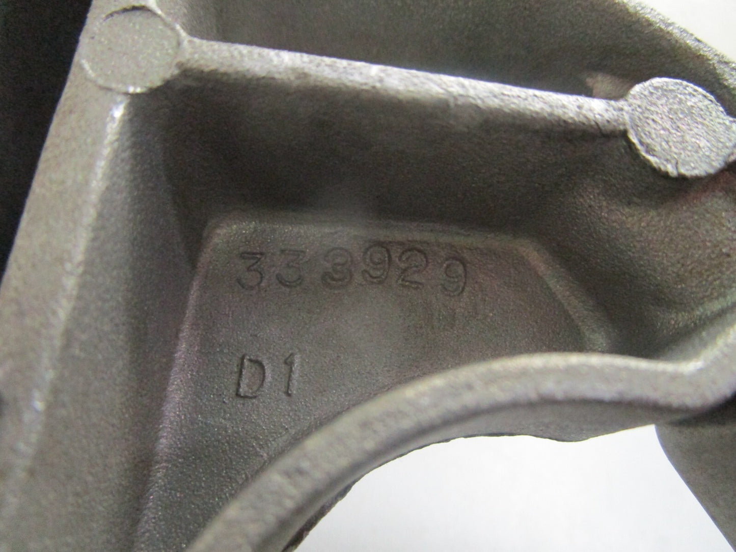 *NEW OEM* 0820 OMC Johnson Evinrude Port Electric Start Bracket 333929 0333929