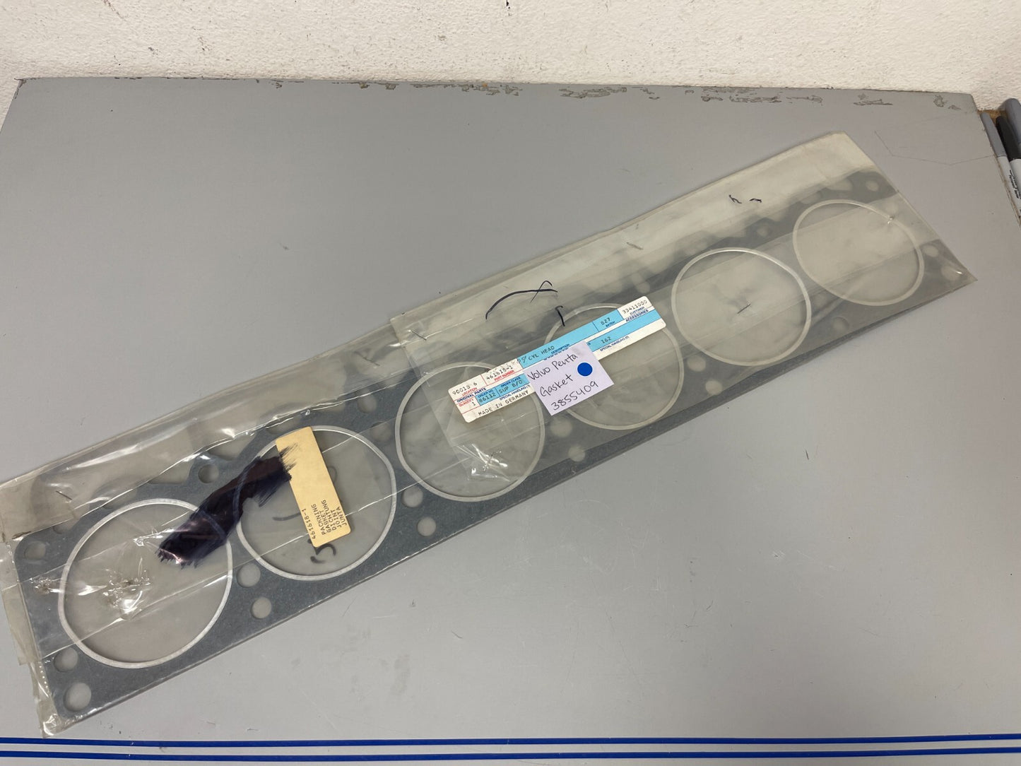 *NEW OEM* 0810 Volvo Penta Gasket 3855409