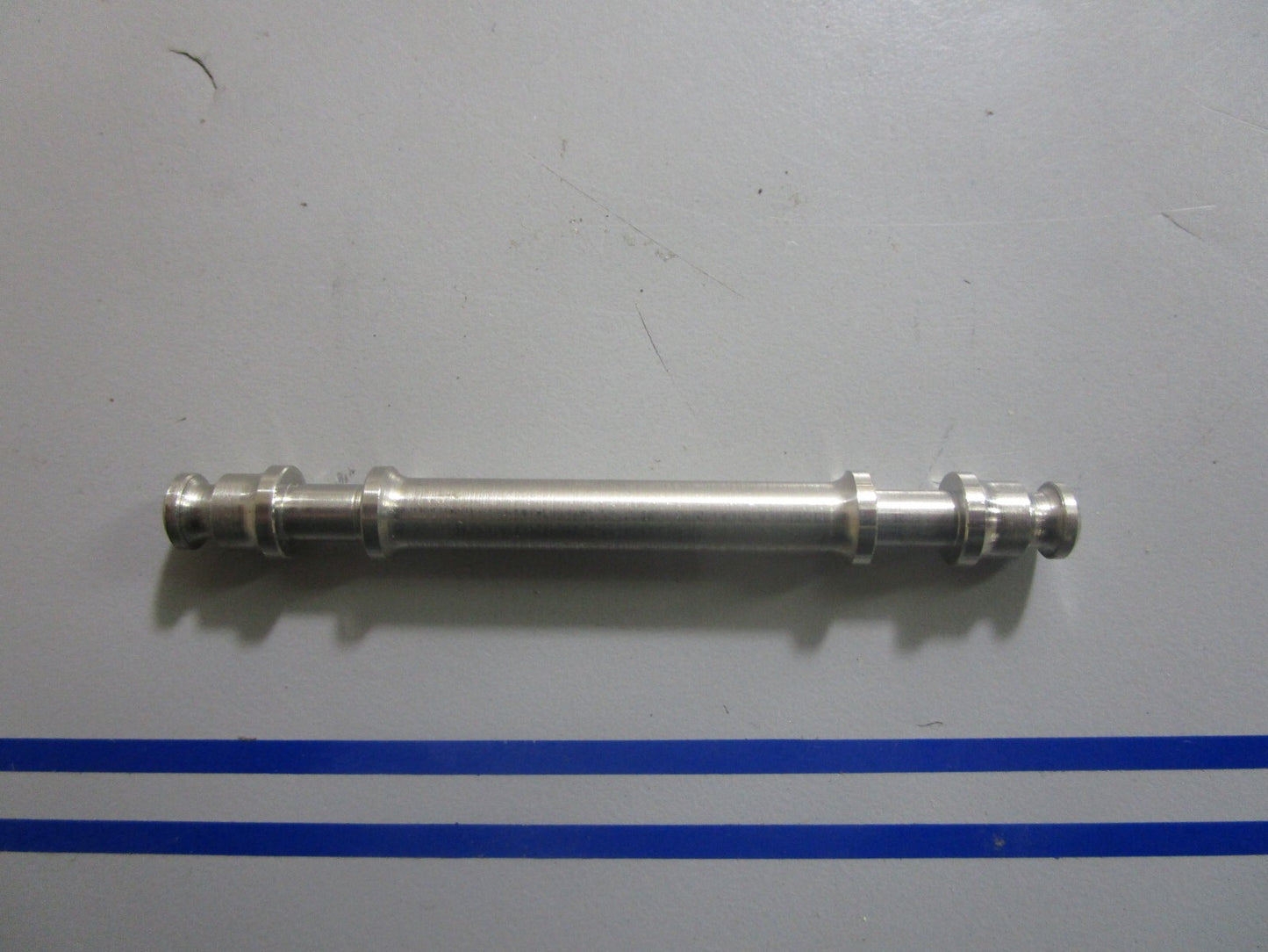 *NEW OEM* 0810 Volvo Penta Shaft 814399