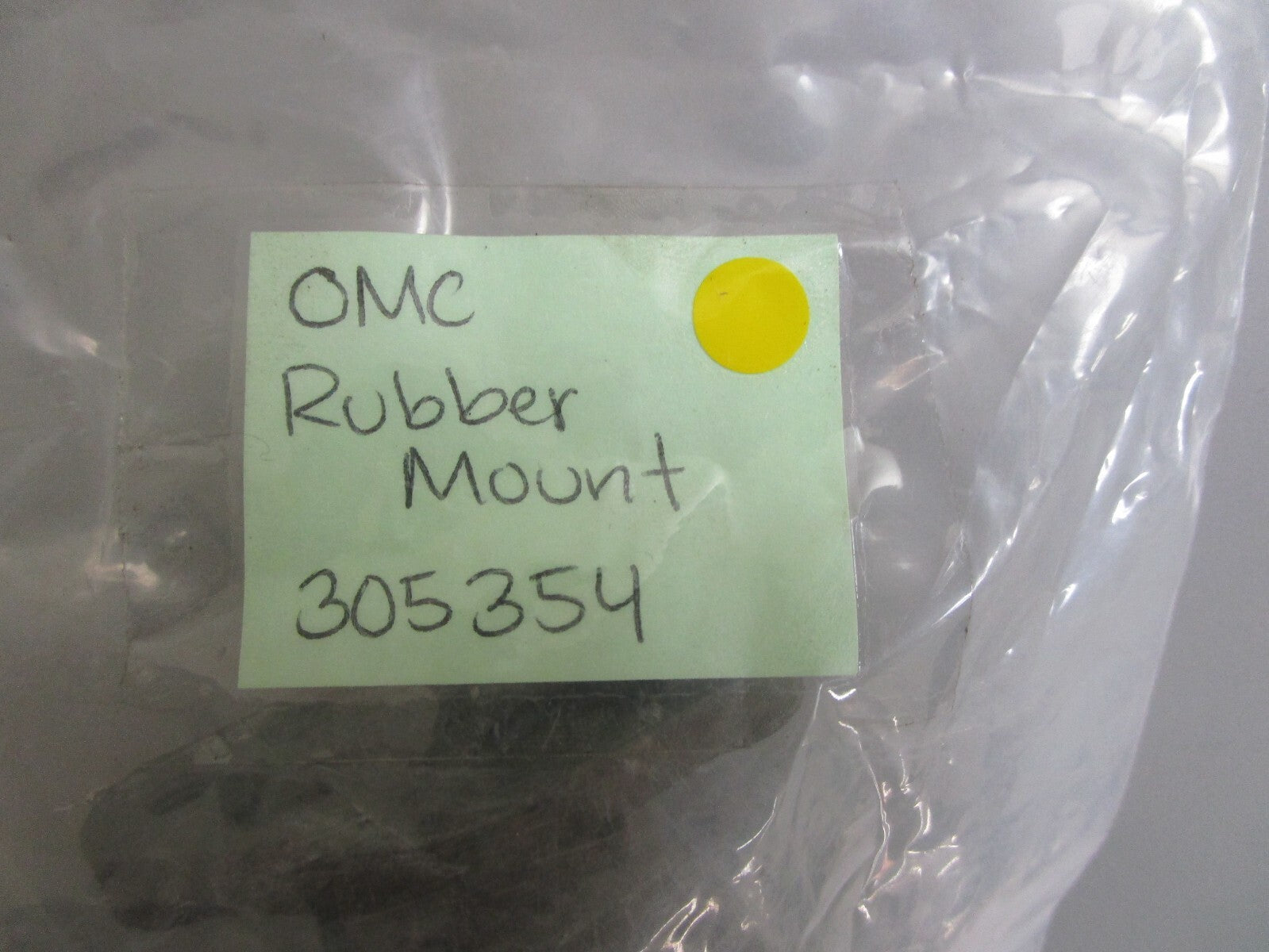 *NEW OEM* (LOT OF 2) 0810 OMC Johnson Evinrude Rubber Mount 305354 0305354