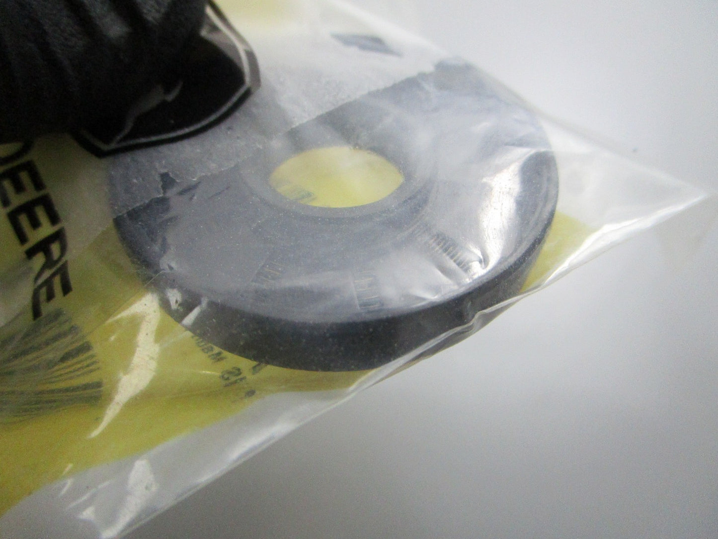 *NEW OEM* 0810 John Deere Oil Seal M806608