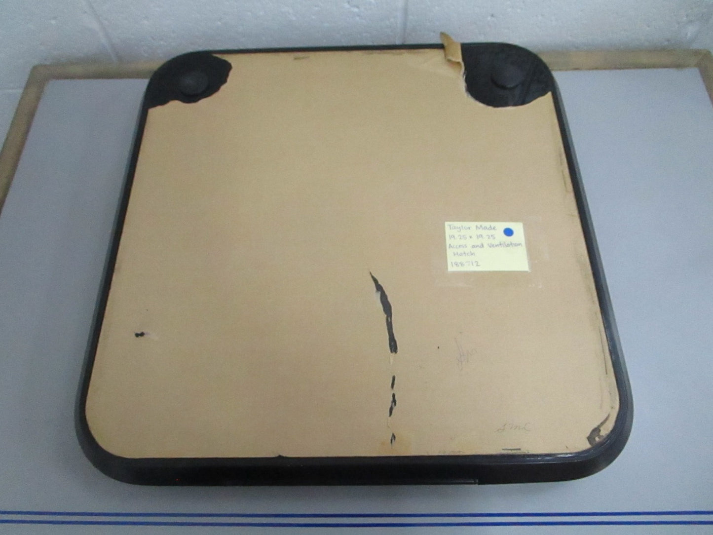 *NEW OEM* 0820 Taylor Made 19.25×19.25 Access and Ventilation Hatch 188712