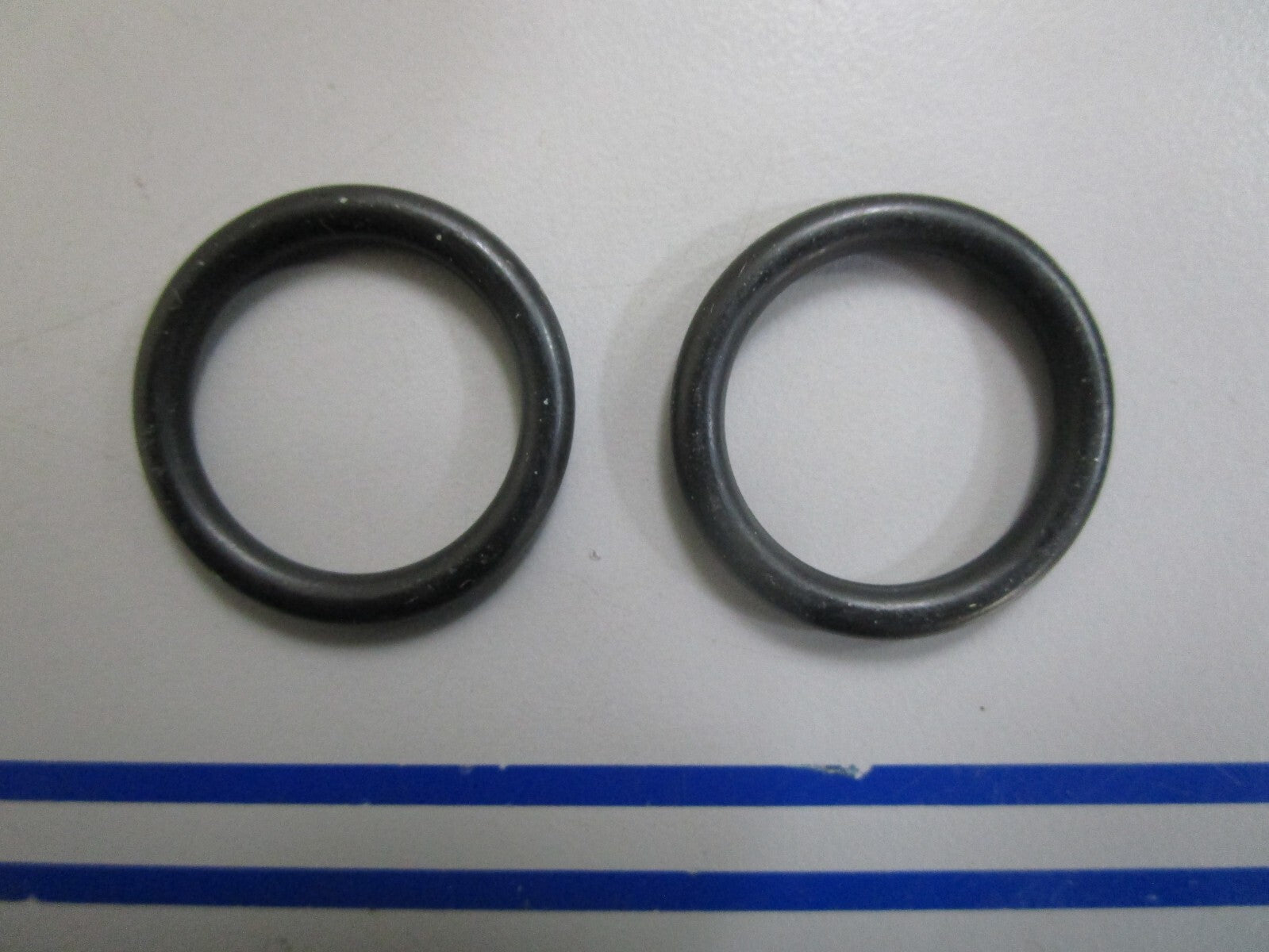 *NEW* (LOT OF 2) 0810 Mopar Seal 3503529