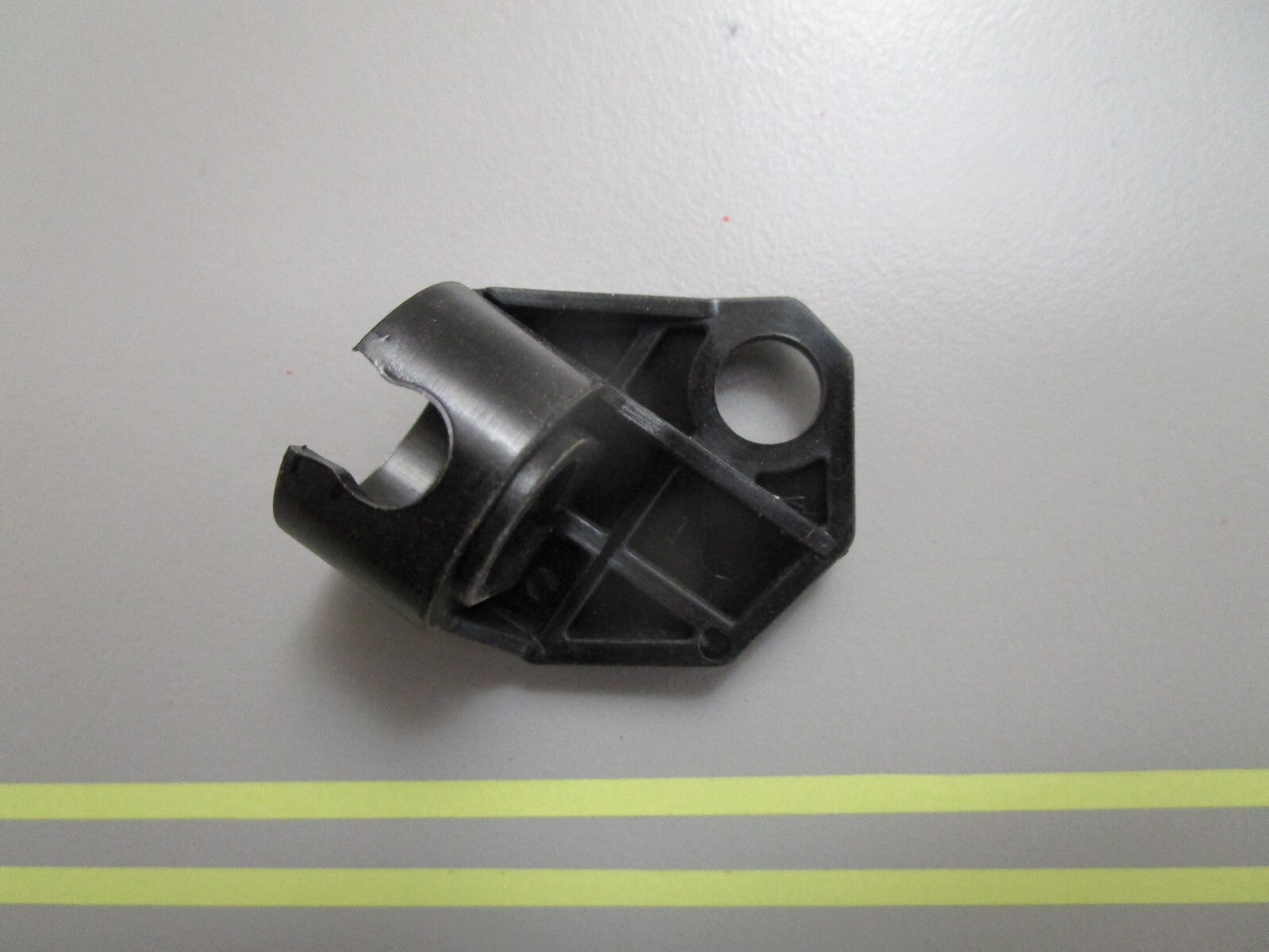 *NEW OEM* 0810 Honda Petcock Bracket 16956-ZM0-000