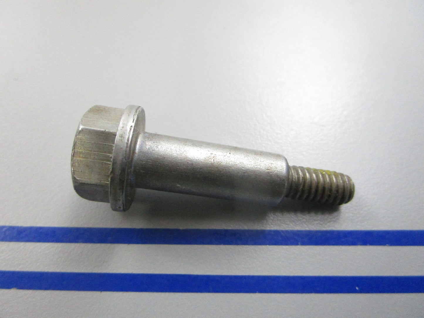 NEW OEM 327443 0327443 OMC Johnson Evinrude Screw 0810