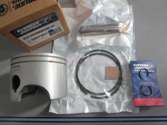 NEW OEM 5007037 OMC Johnson Evinrude STD Piston & Ring Assy 0820
