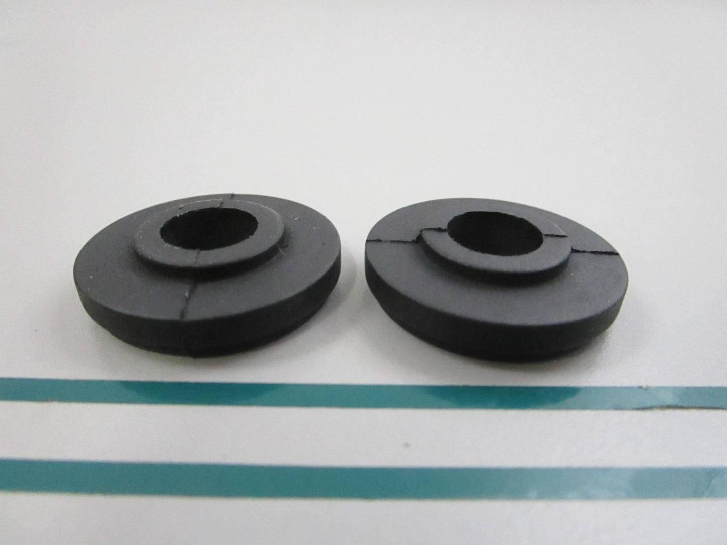 NEW OEM (LOT OF 2) 403877 Volvo Penta Rubber Bushing 0810