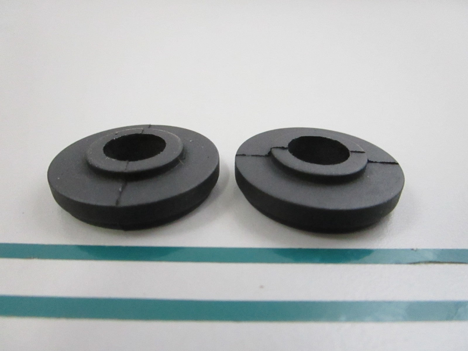 NEW OEM (LOT OF 2) 403877 Volvo Penta Rubber Bushing 0810