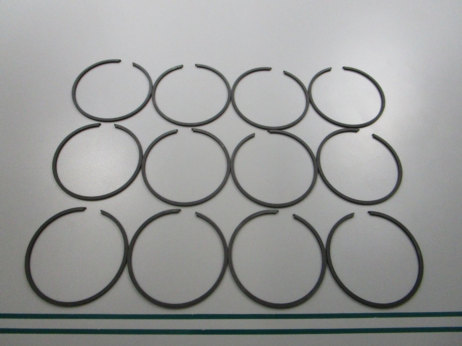 NEW OEM 39-87261A12 Mercury Quicksilver 12 Piston Ring Set 0810