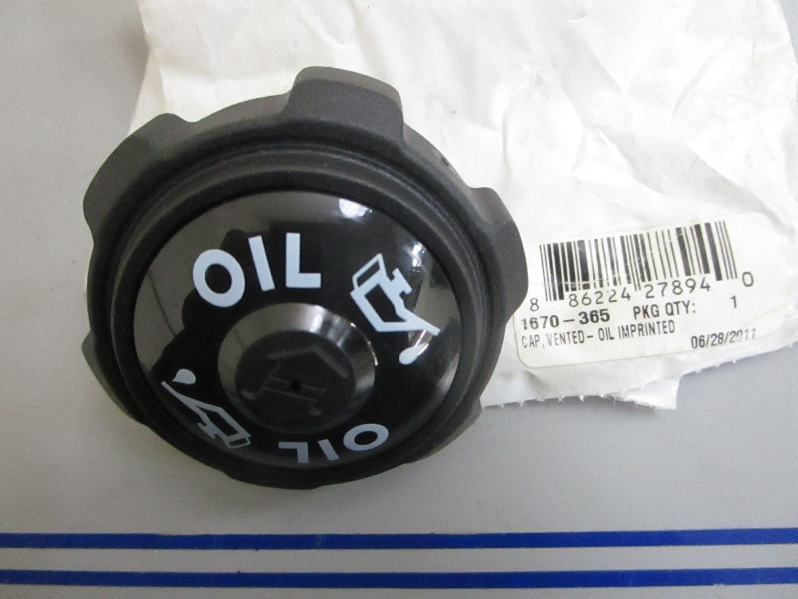 *NEW OEM* 0820 Arctic Cat Vented Oil Cap 1670-365