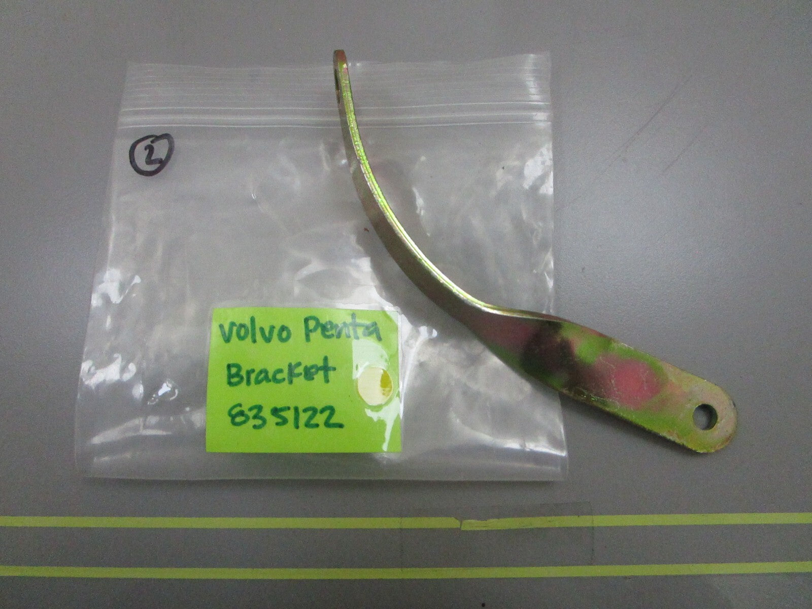 *NEW OEM* 0810 Volvo Penta Bracket 835122