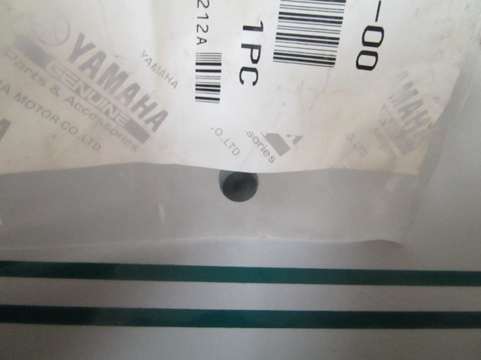 NEW OEM 5DM-14355-00-00 Yamaha Plug 0810