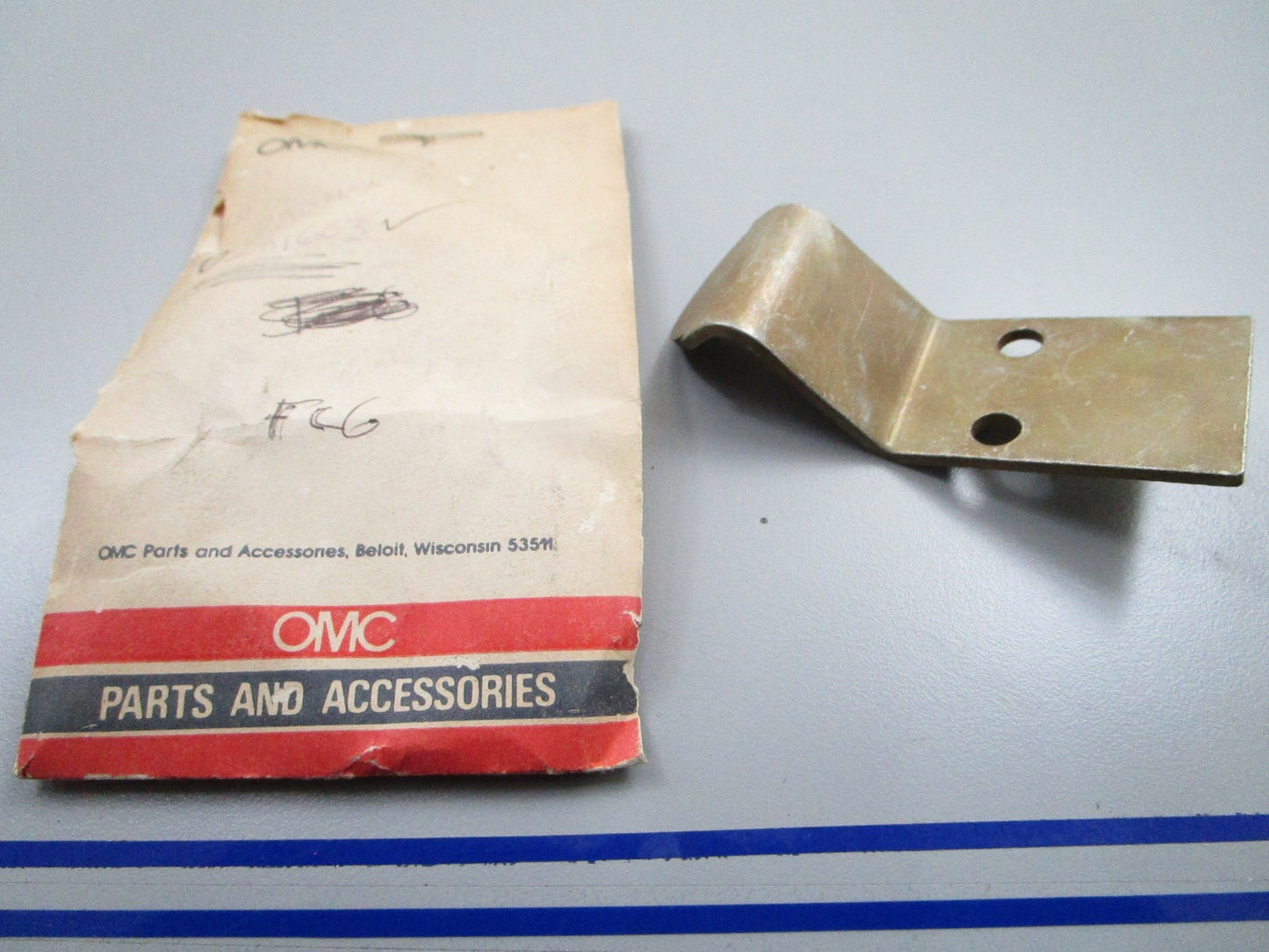 *NEW OEM* 0810 OMC Johnson Evinrude Hook & Rivet 281603 0281603