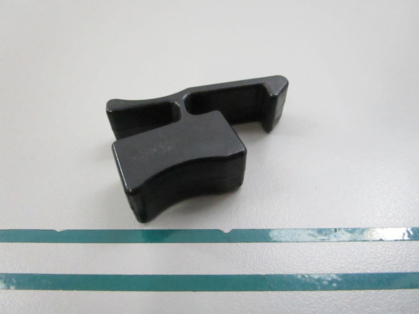 NEW OEM 324599 0324599 OMC Johnson Evinrude Tilt End Pin 0810