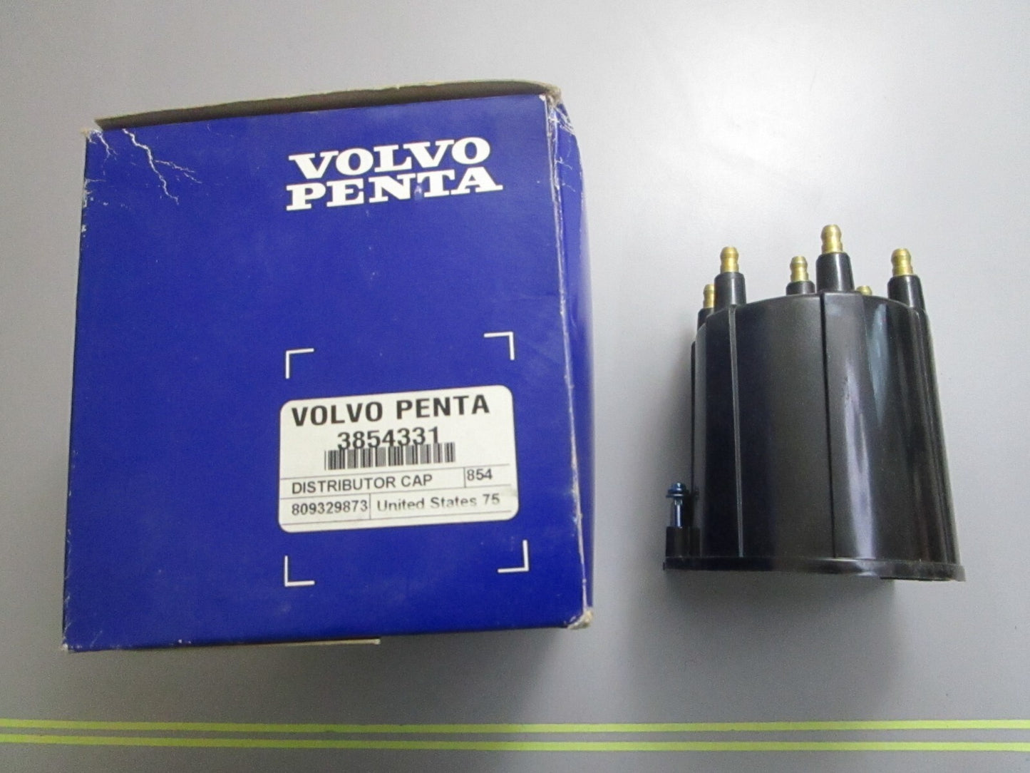 *NEW OEM* 0810 Volvo Penta Distributor Cap 3854331