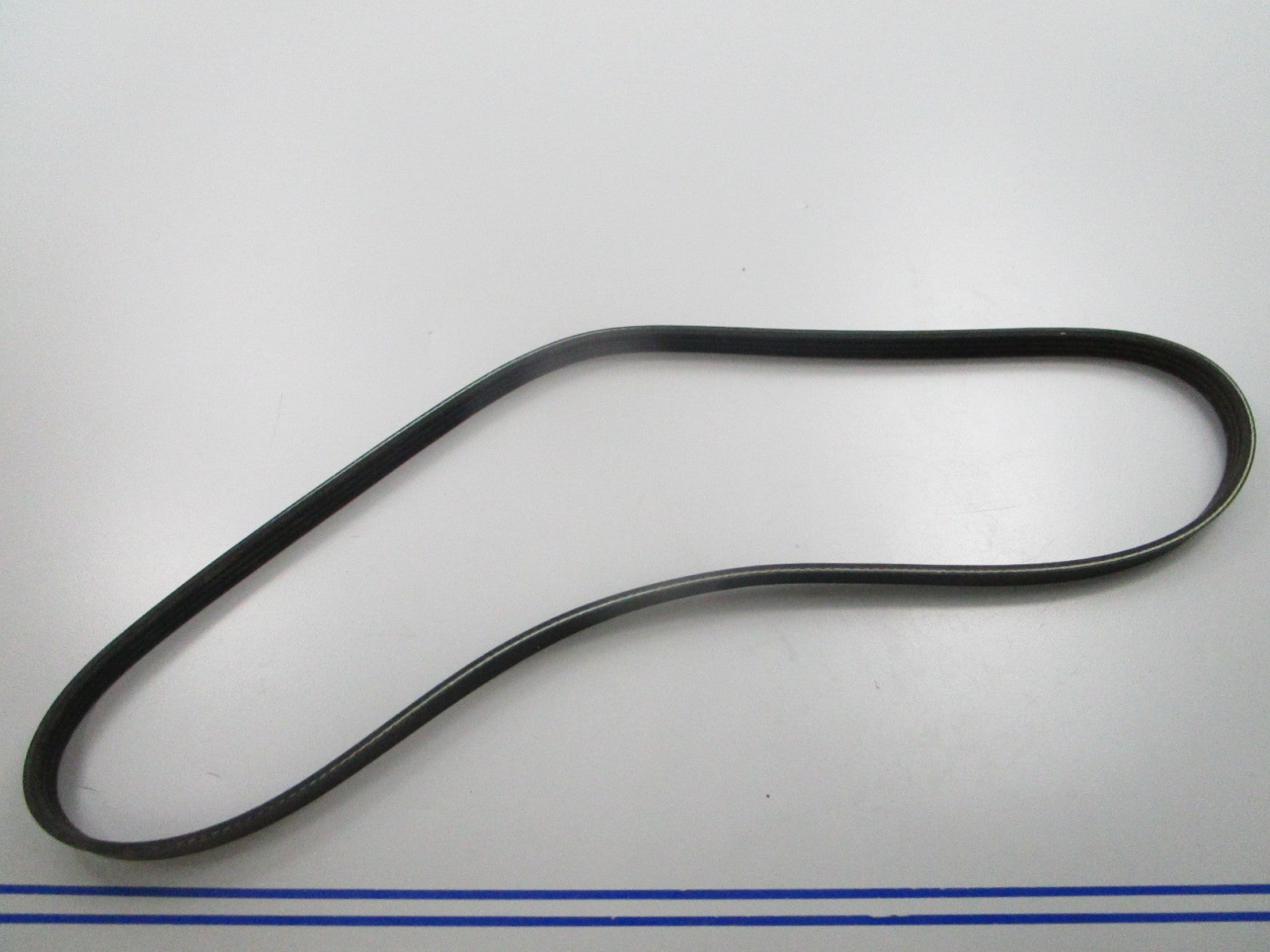 NEW K040418 Gates Micro-V Serpentine Belt 0810
