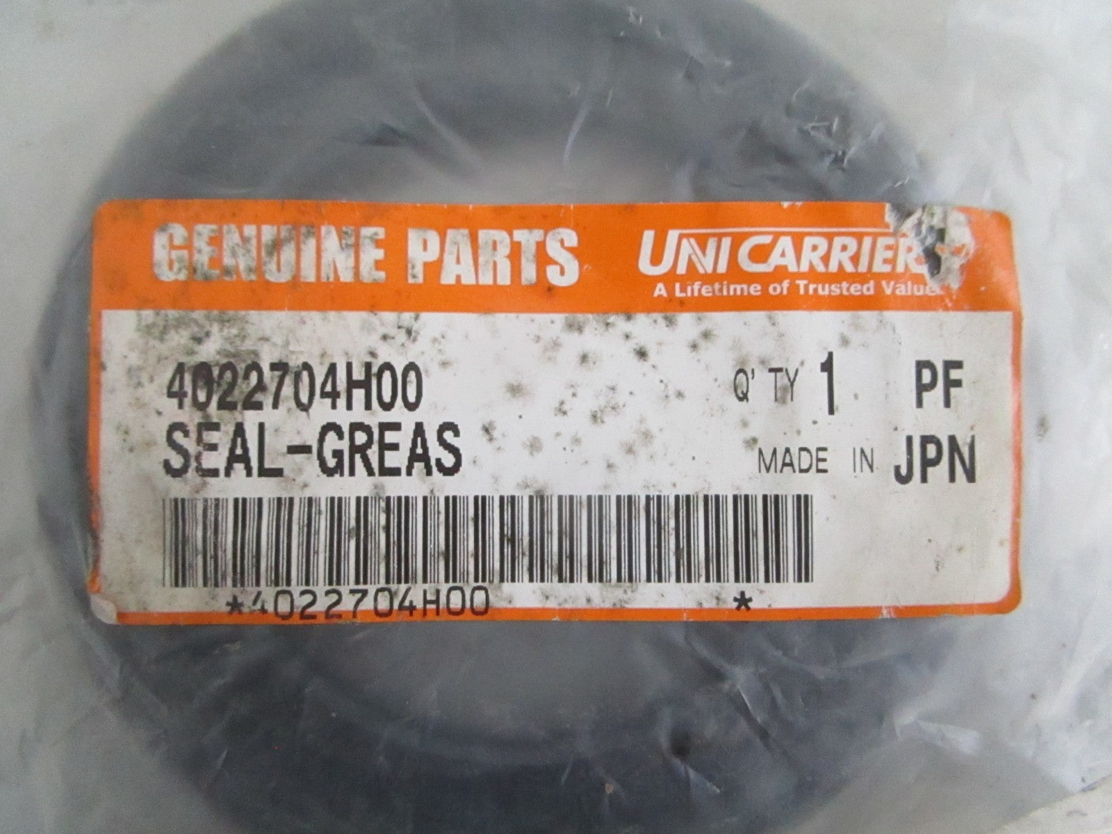 NEW OEM 4022704H00 UniCarriers Grease Seal 0820