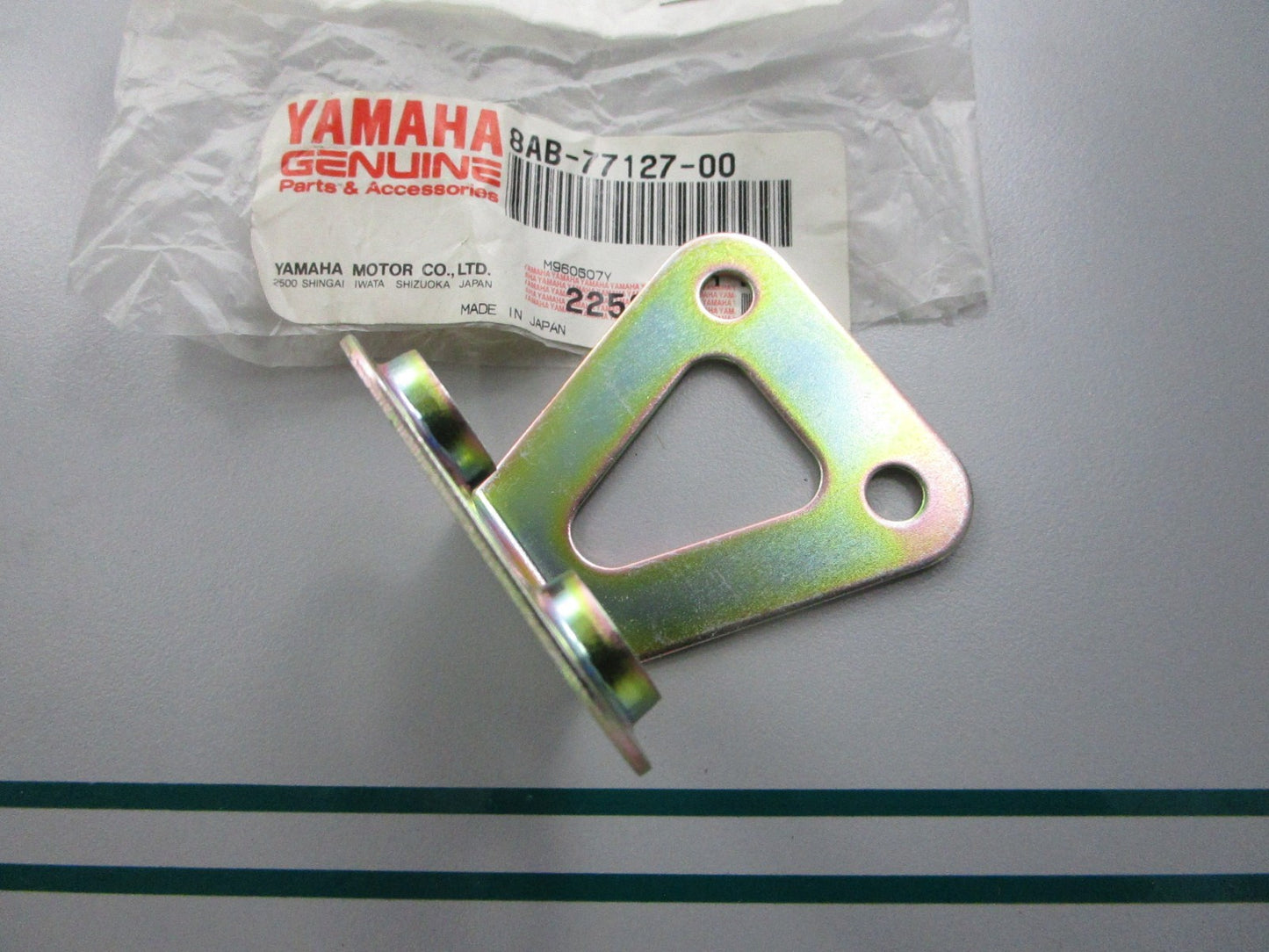 NEW OEM 8AB-77127-00-00 Yamaha Stay 0810