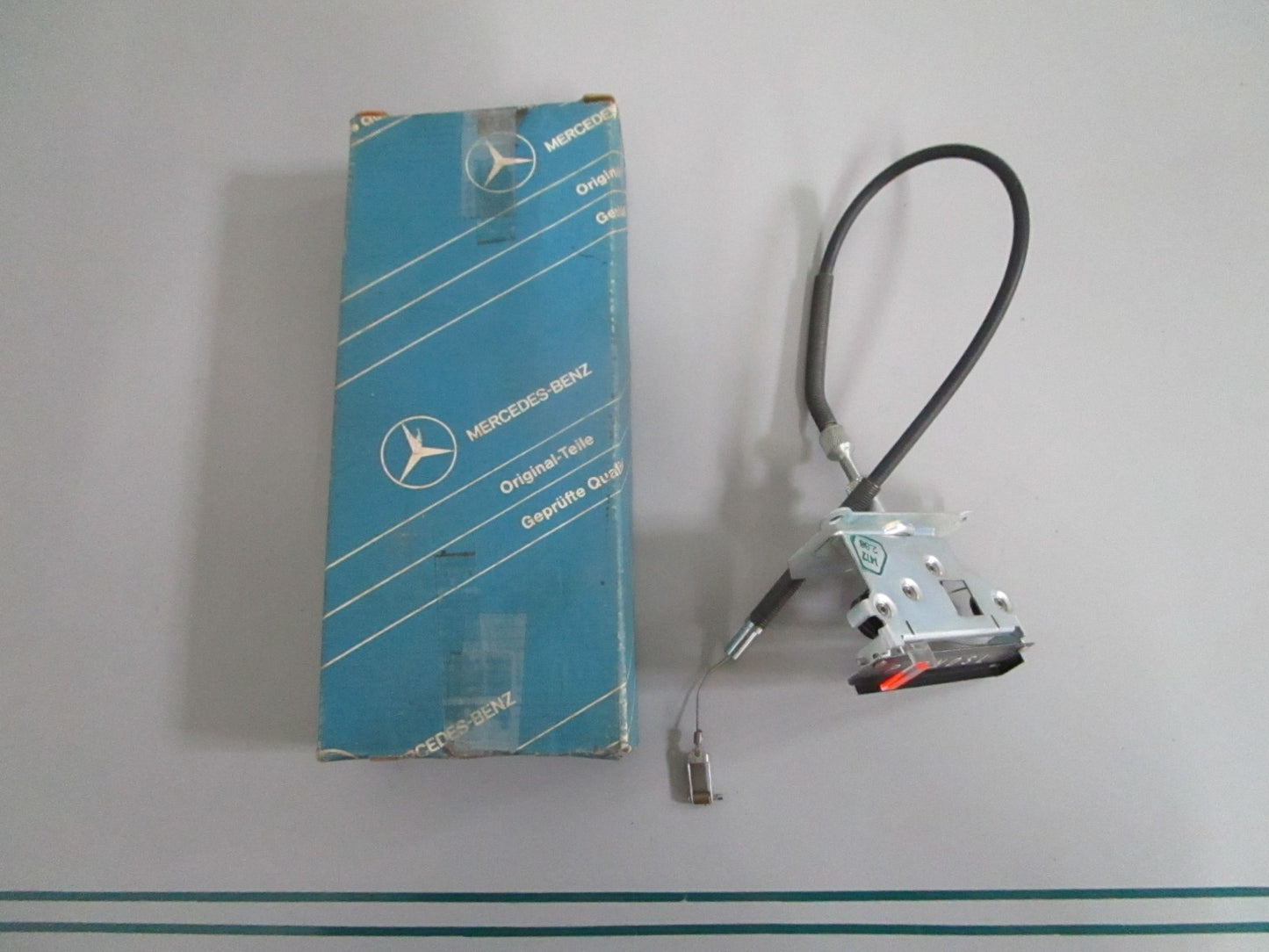 NEW OEM 1142700352 Mercedes-Benz Gear Display 0820