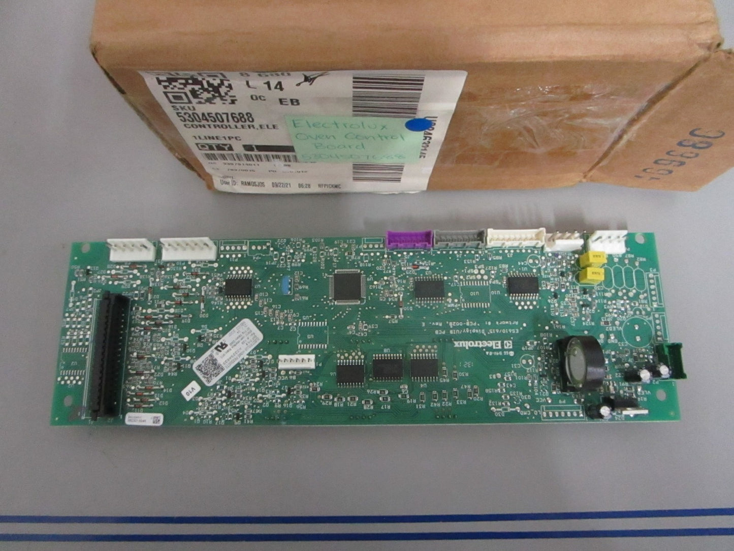 NEW OEM 5304507688 Electrolux Oven Control Board 0820
