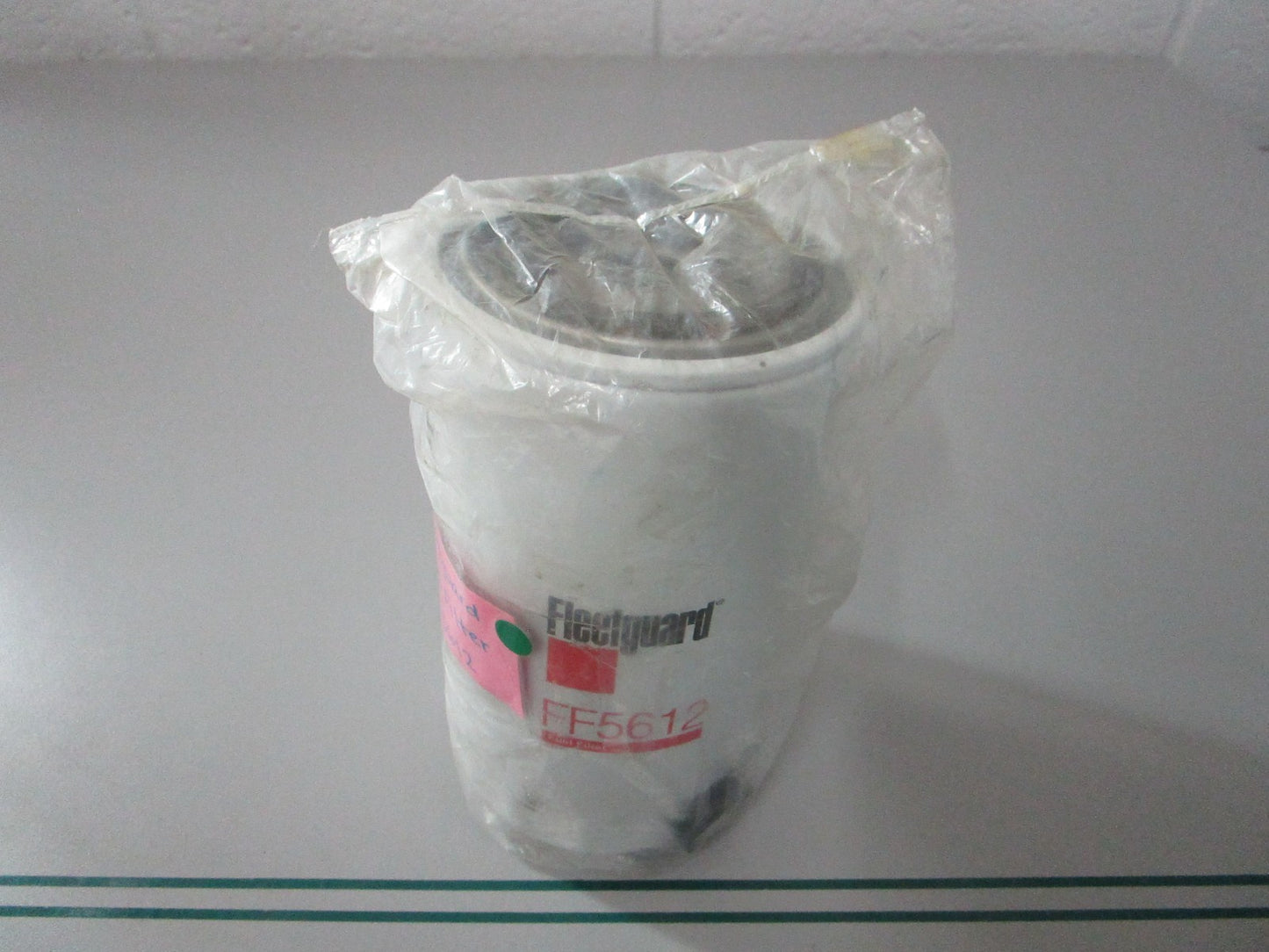 NEW OEM FF5612 Fleetguard Fuel Filter 0810