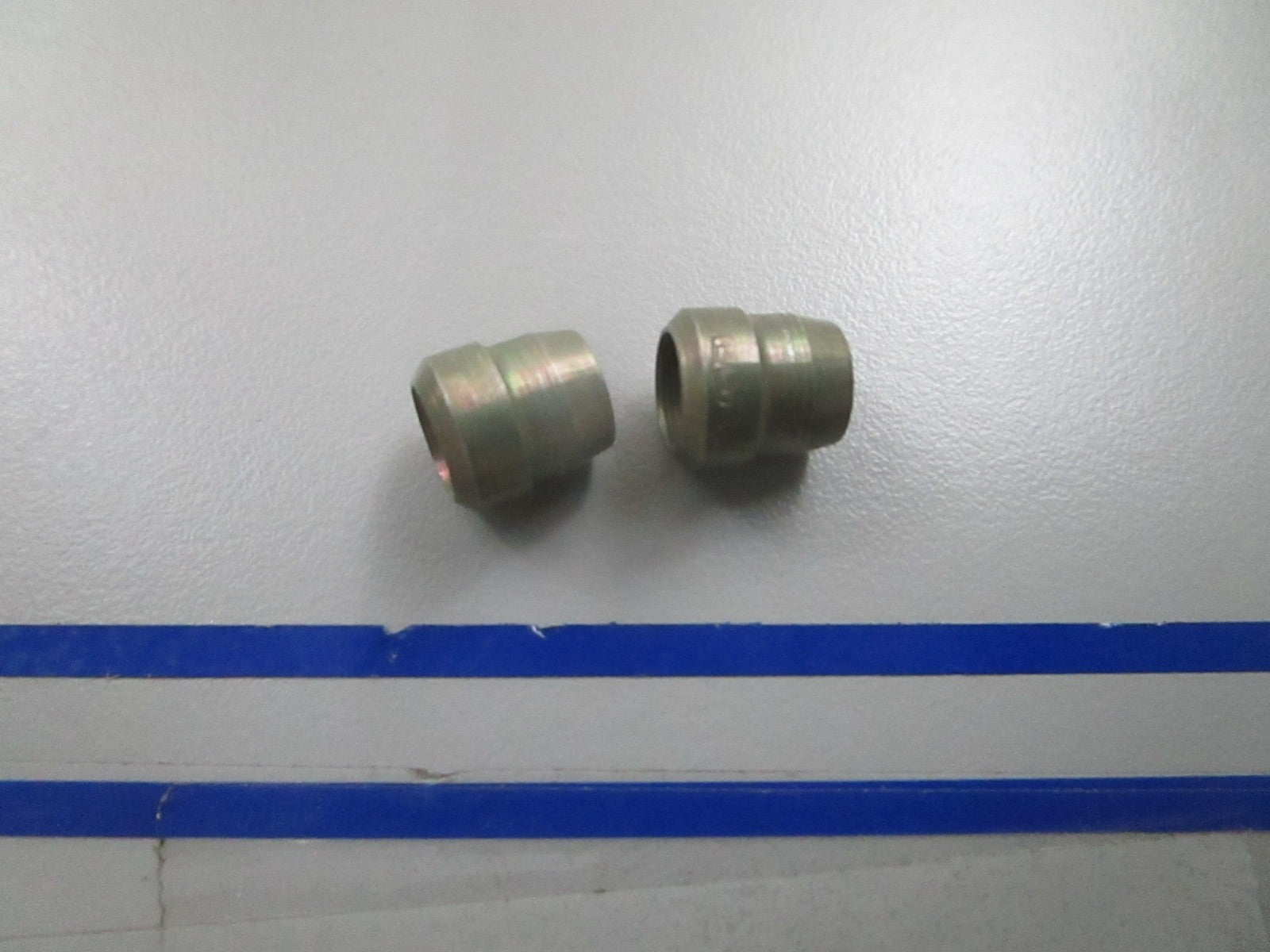*NEW OEM* (LOT OF 2) 0810 Volvo Penta Fitting 956967