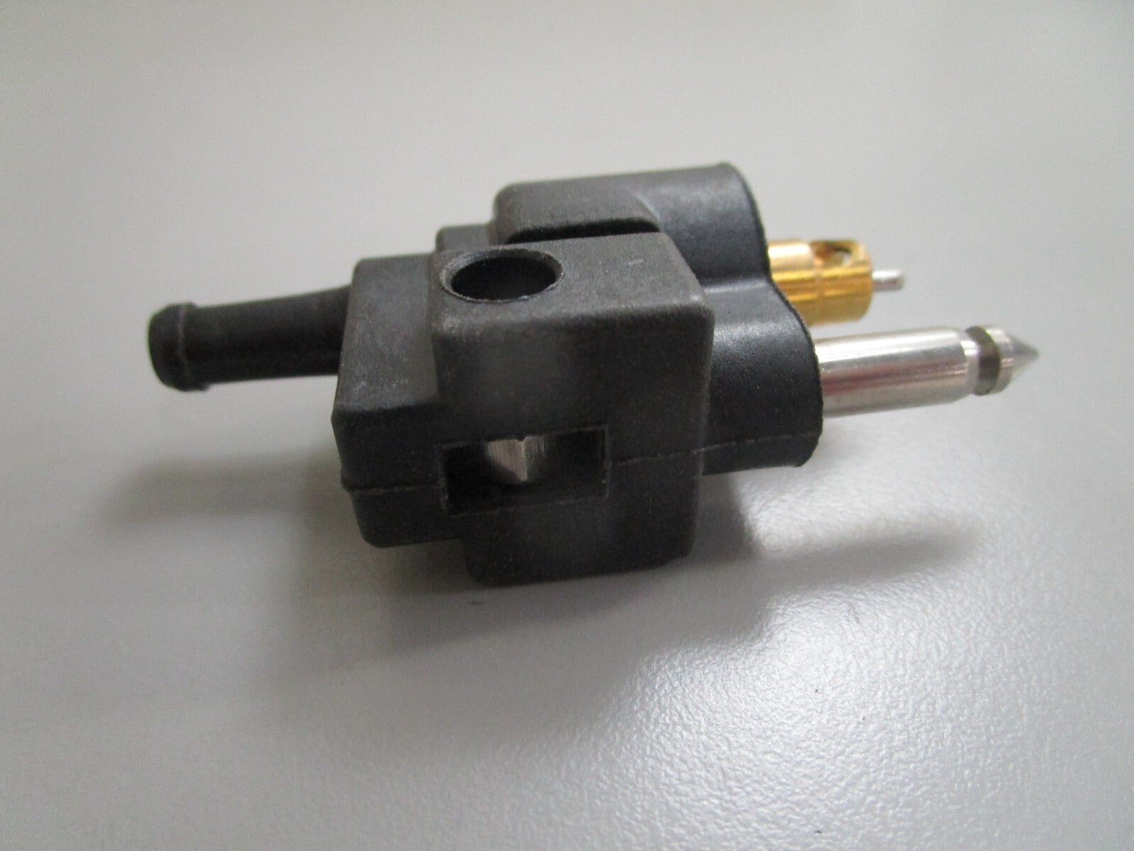 *NEW OEM* 0810 Mercury Quicksilver Fuel Connector 14187M