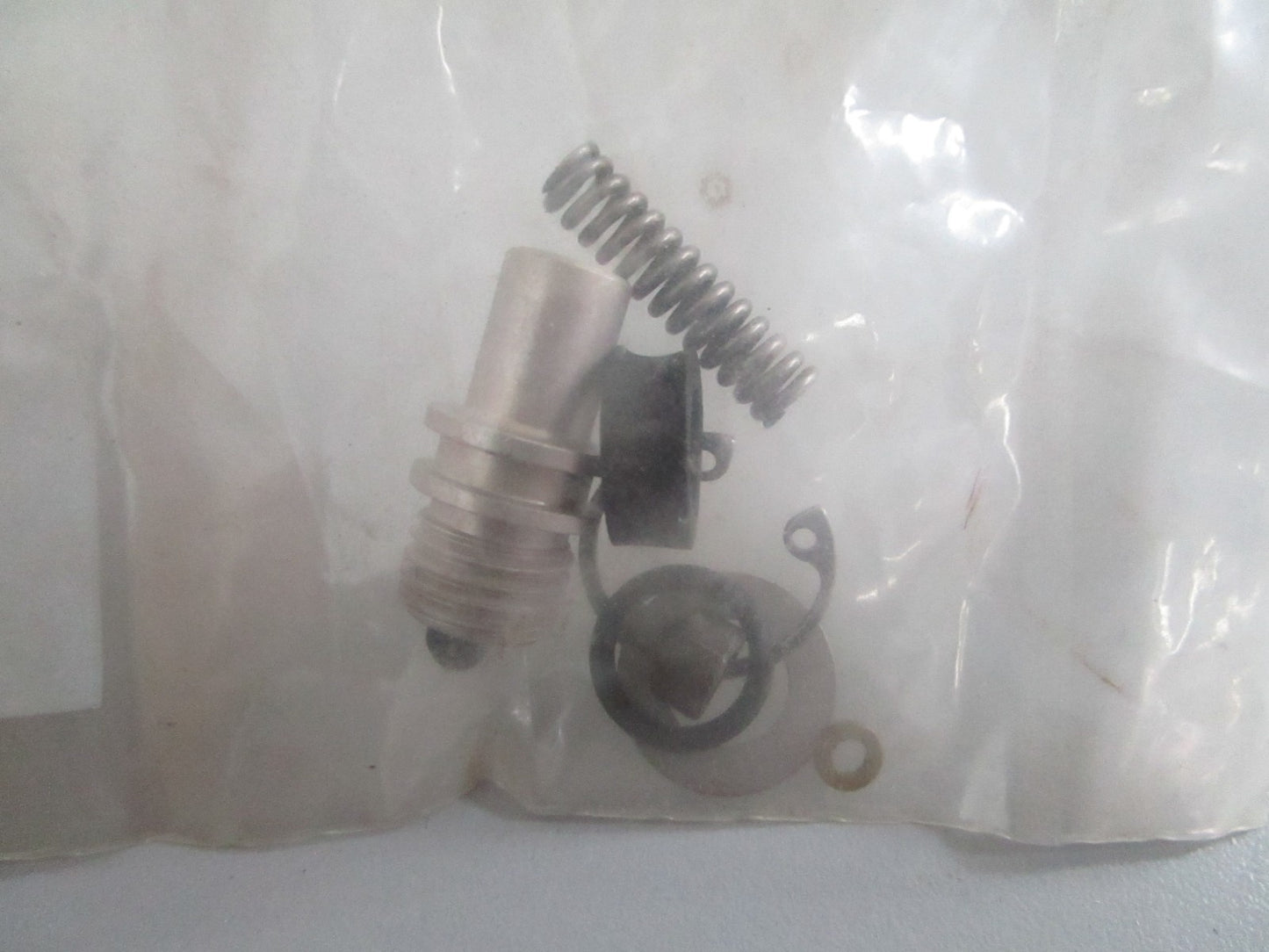 NEW OEM 173260 0173260 OMC Johnson Evinrude Release Valve Kit 0820