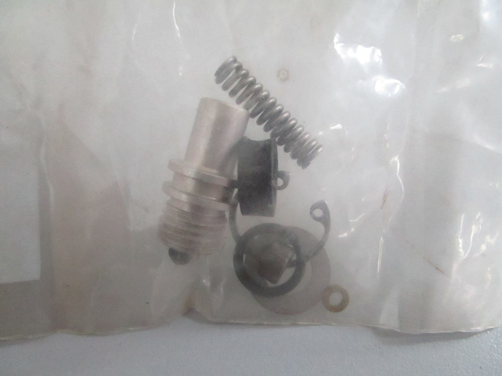 NEW OEM 173260 0173260 OMC Johnson Evinrude Release Valve Kit 0820