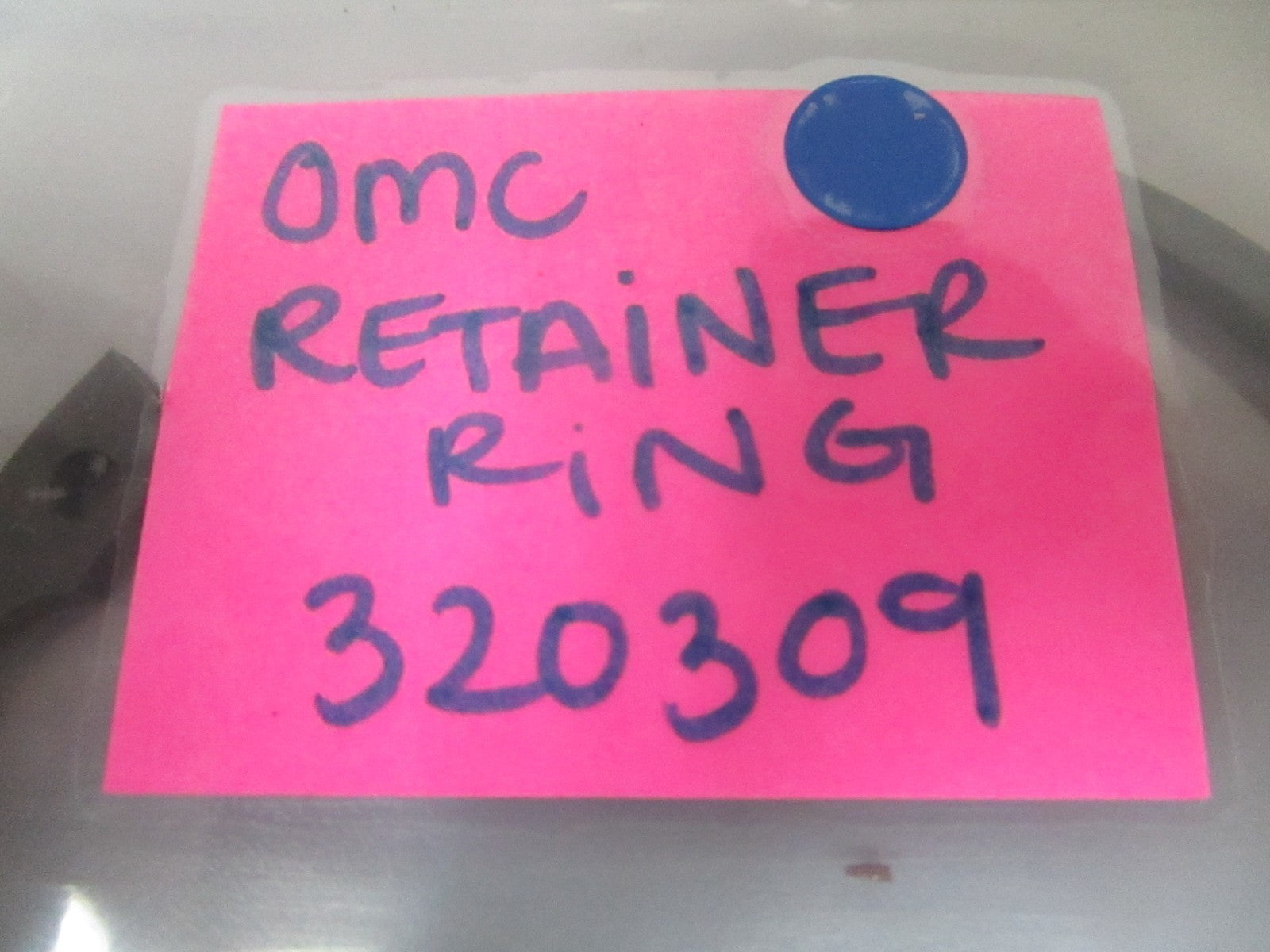 NEW OEM 320309 0320309 OMC Johnson Evinrude Retainer Ring 0810