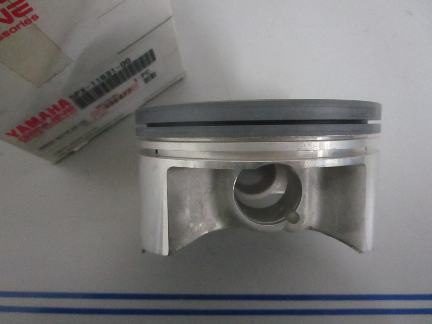NEW OEM 5PX-11631-00-00 Yamaha Piston 0820