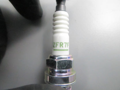 NEW (LOT OF 6) ZFR7F NGK Spark Plug 0810